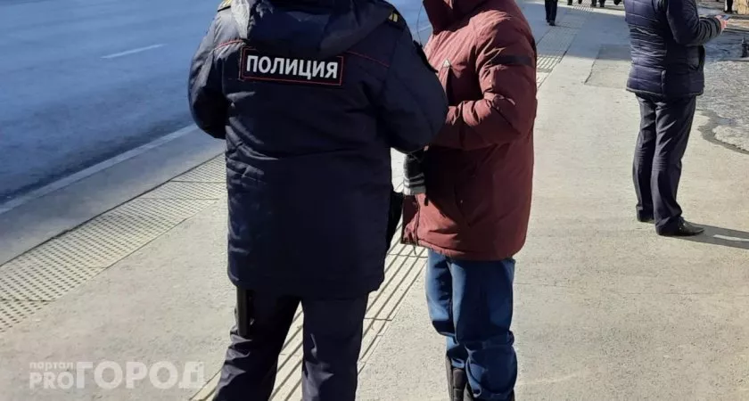 Фото к статье: В Чувашии сотрудник тюрьмы оформлял на коллег кредиты, зная их данные