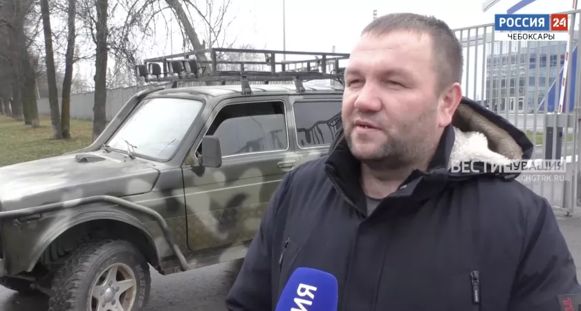 Фото к статье: Житель Чувашии передал свою "Ниву" мобилизованным землякам