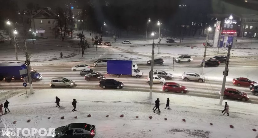 Фото к статье: Чебоксарские дороги встали в десятибалльных пробках