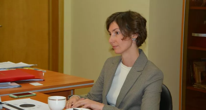 Фото к статье: Министр Майнина ушла в отставку после скандала с сыном