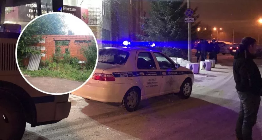 Фото к статье: Чебоксарец прописал 60 человек в дом без крыши, окон и дверей: будет суд
