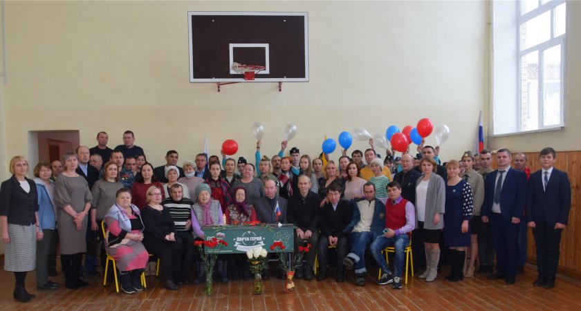 В Янгорчинской школе открыли памятную доску и "Парту Героя" в честь погибшего на СВО