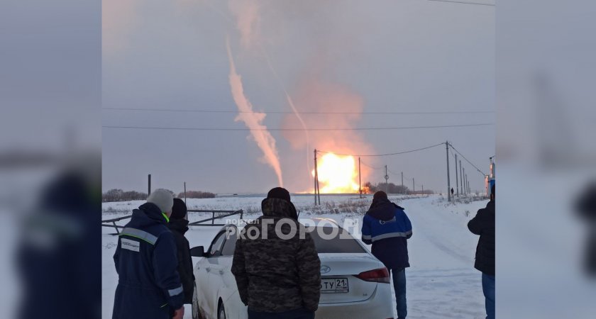 У горящего газопровода в Вурнарском районе образовался 100-метровый вихрь