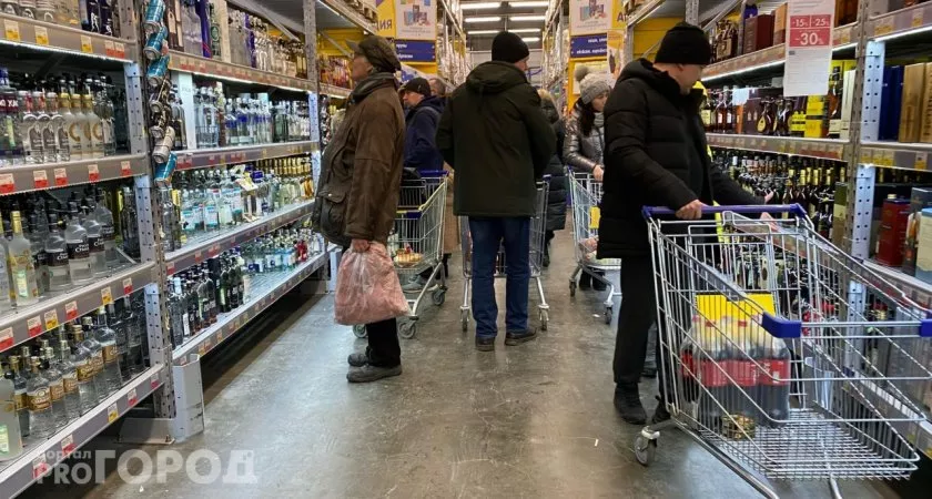 Фото к статье: Цены на водку, коньяк и шампанское поднимут на государственном уровне