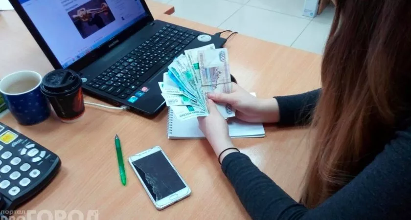 Фото к статье: В Чебоксарах сотрудница банка попала на крючок мошенников и лишилась более миллиона рублей