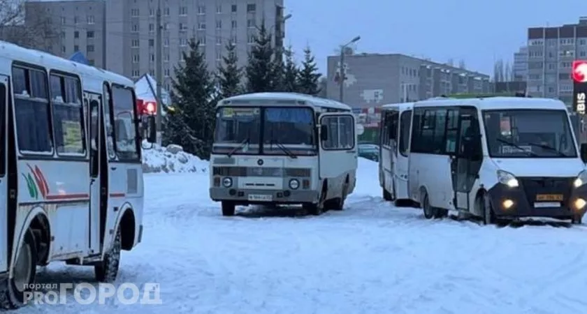 Фото к статье: В Порецком полностью пропали автобусы вслед за автовокзалом