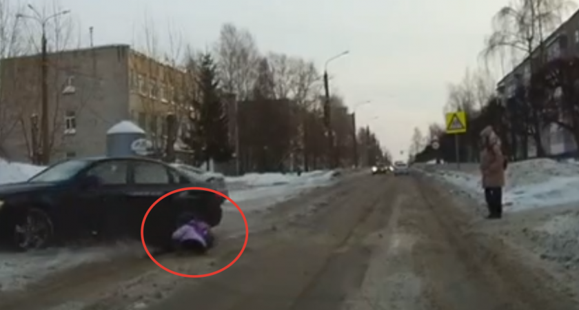 В Чебоксарах Audi сбил ребенка на пешеходном переходе и скрылся