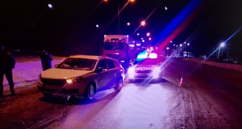 В Чебоксарах на Ядринском шоссе Lada Vesta насмерть сбила мужчину
