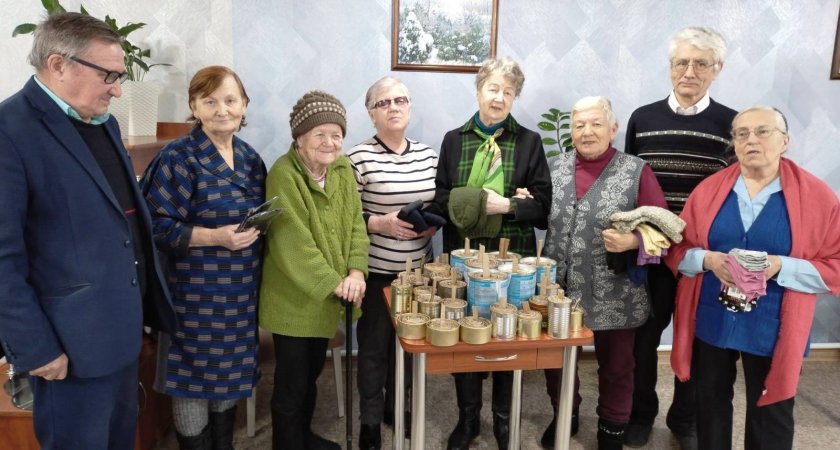 Чувашские пенсионеры делают окопные свечи: "Лишь бы наша победа была"