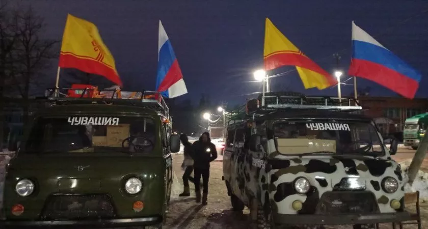 Фото к статье: Жители Вурнарского района отправили гуманитарку и два уазика в зону СВО