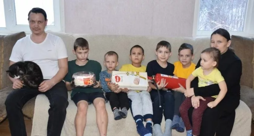 Фото к статье: В шумерлинской семье родился 11-й ребенок, и теперь мать претендует на звание от Путина