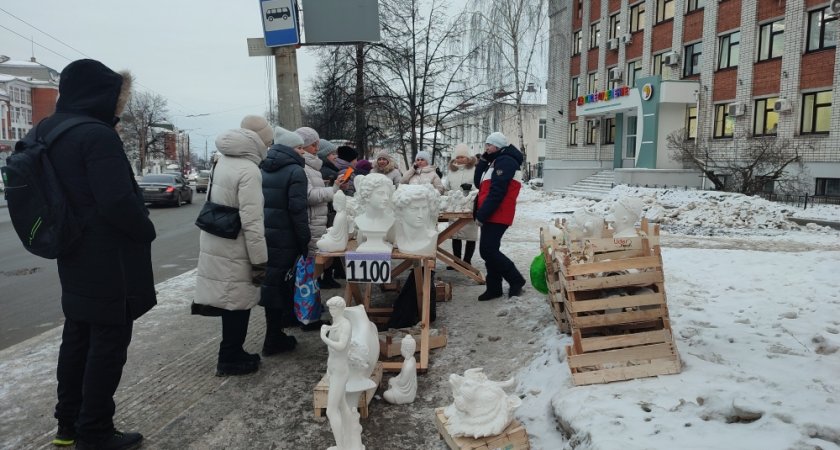 На чебоксарских улицах теперь ловят не только бабушек, но и продавцов греческих фигур