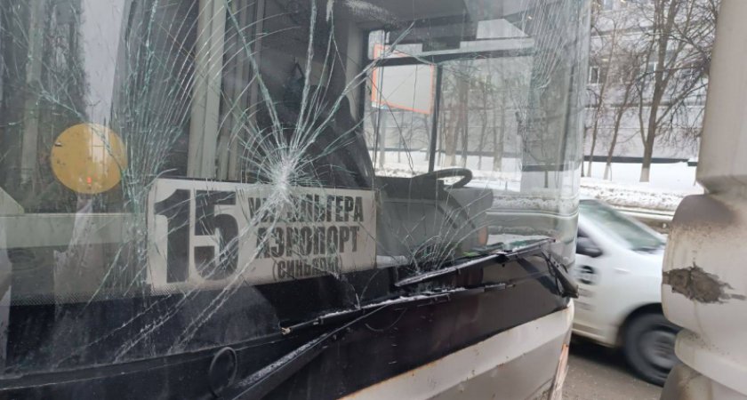 В Чебоксарах пострадал 17-летний пассажир в ДТП с автобусами