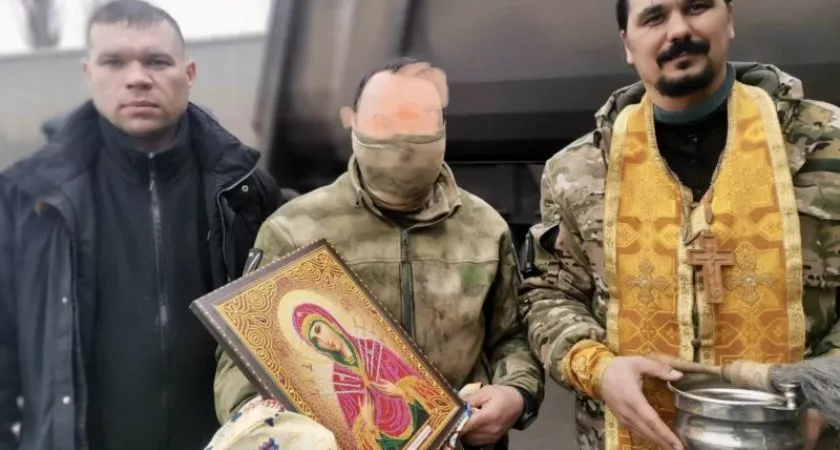 Фото к статье: Священник из Чебоксар доехал до зоны боевых действий и привез помощь солдатам