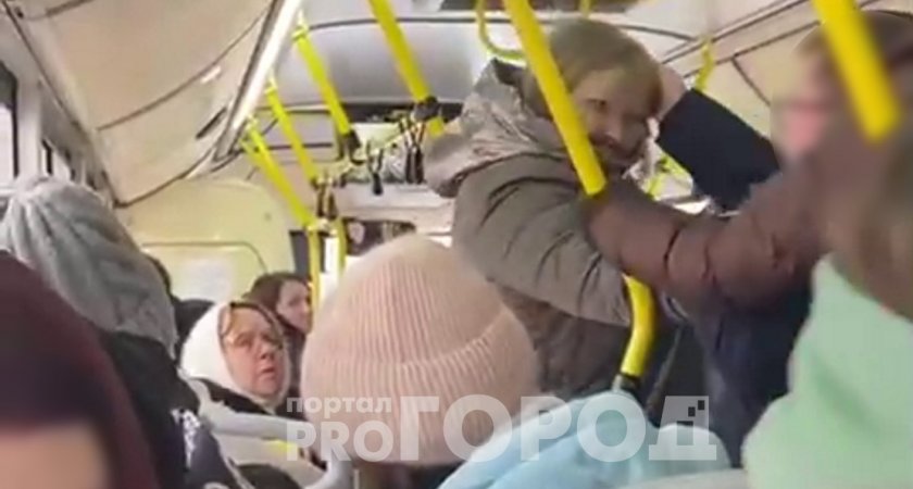 В чебоксарском автобусе № 35 из-за сухариков подрались женщина и школьник