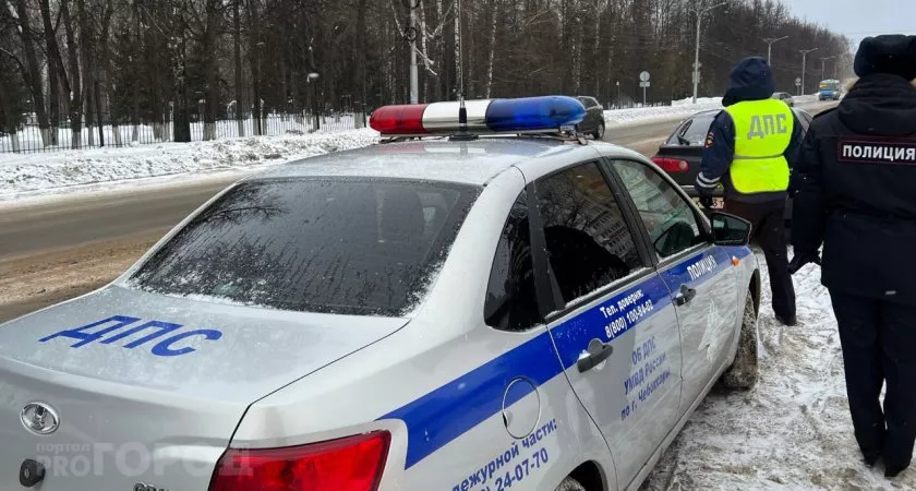 Фото к статье: Чебоксарец ехал с одноклассниками и устроил ДТП: женщину придавило насмерть