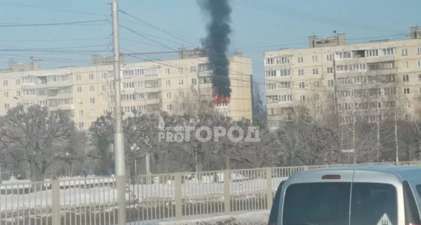 Фото к статье: В Новоюжном районе Чебоксар горит квартира