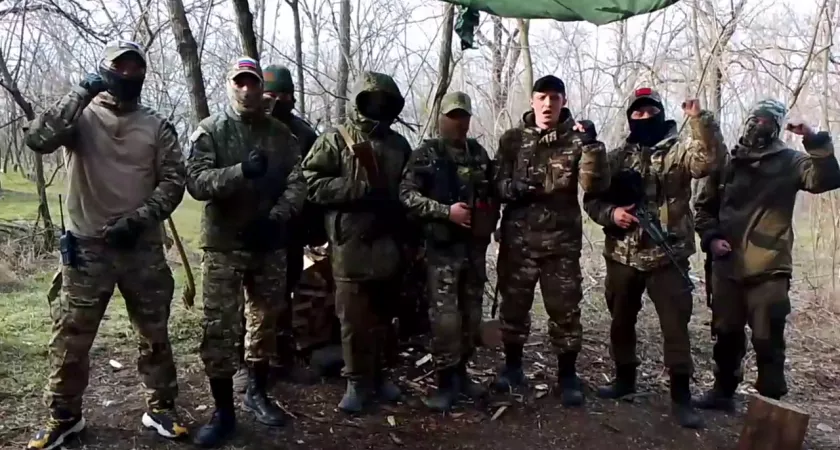 Фото к статье: Три грузовика с банями из Ядрина доехали до СВО