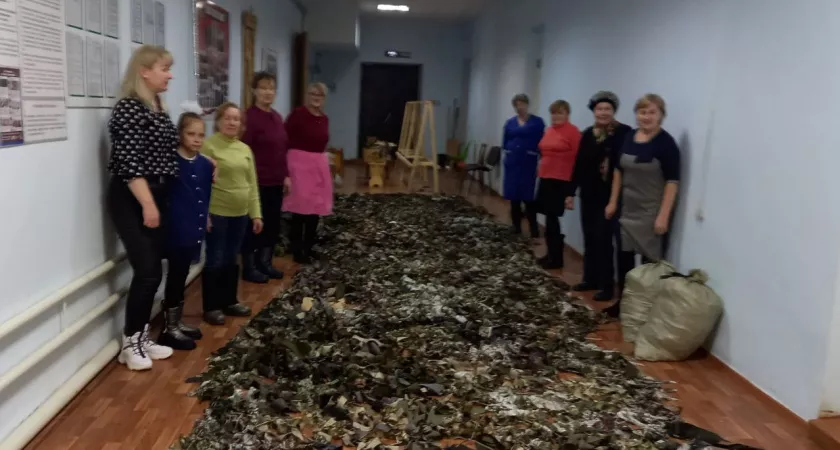 Фото к статье: Жители Моргаушского района две недели вязали маскировочные сети для бойцов на передовую