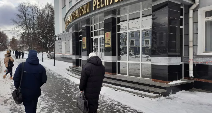 Фото к статье: В Чувашии прокуратура помогла предпринимателю получить деньги, которые задолжали власти