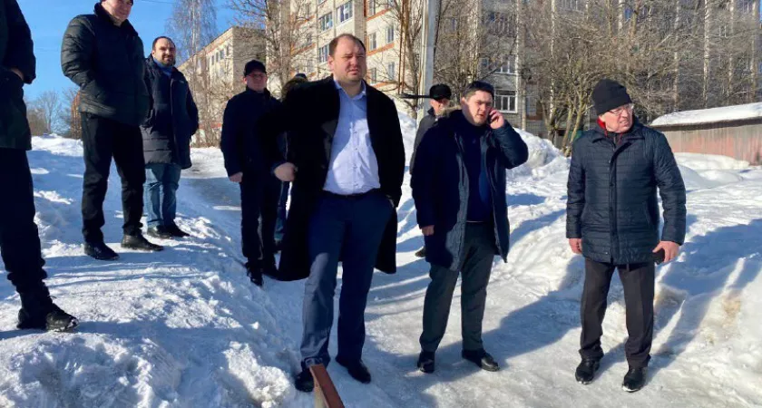 Фото к статье: Спирин проверил, как идет строительство новой дороги