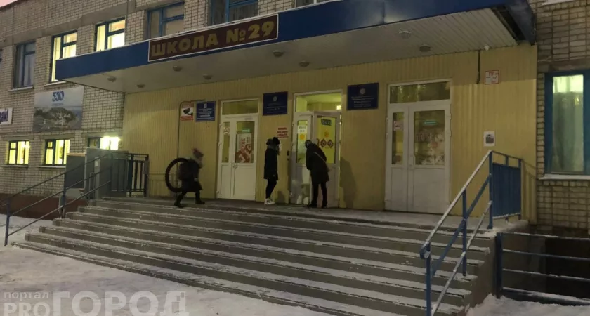 Фото к статье: В школах Чувашии стартует запись в первые классы