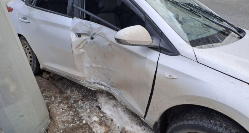 В Чебоксарах пострадала женщина при столкновении двух автомобилей 