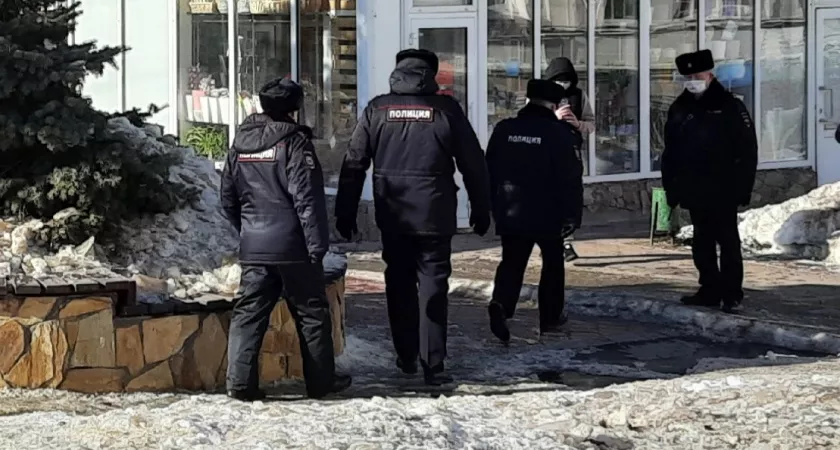 Фото к статье: Полицейские поймали мужчину, объявленного в федеральный розыск, после поездки в Чебоксары