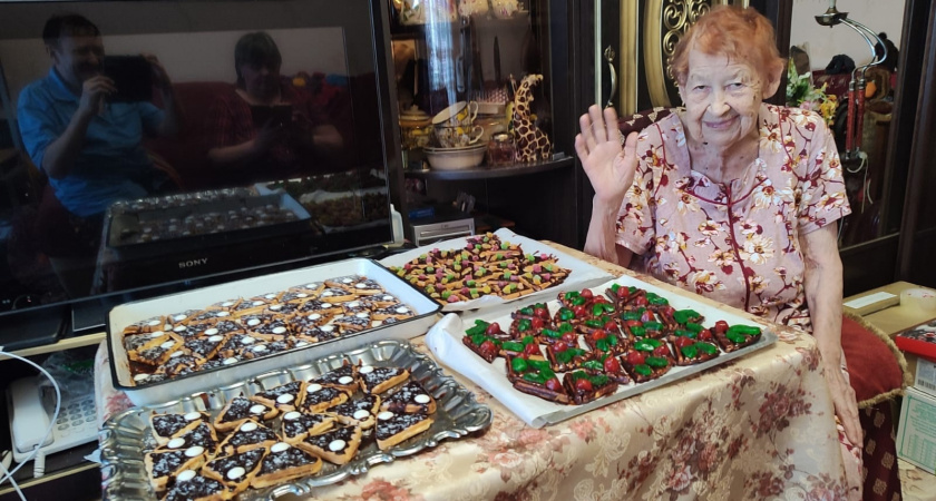 Пенсионерка из Чувашии испекла сладости для бойцов СВО