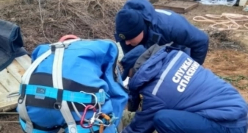 В Чебоксарском районе спасатели спасли мужчину, застрявшего в колодце