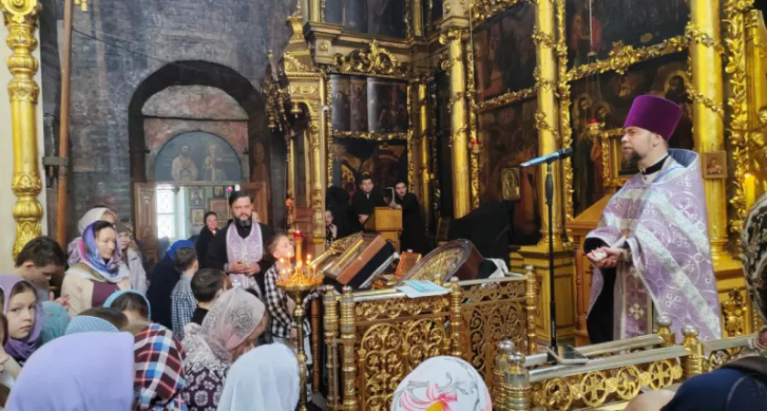 Фото к статье: Чебоксарский священник назвал молитву, защищающую от аферистов