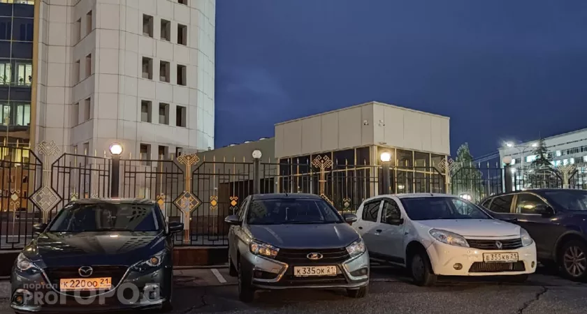 Фото к статье: Администрация Николаева объяснила покупку минивэна: "Новую машину содержать дешевле"