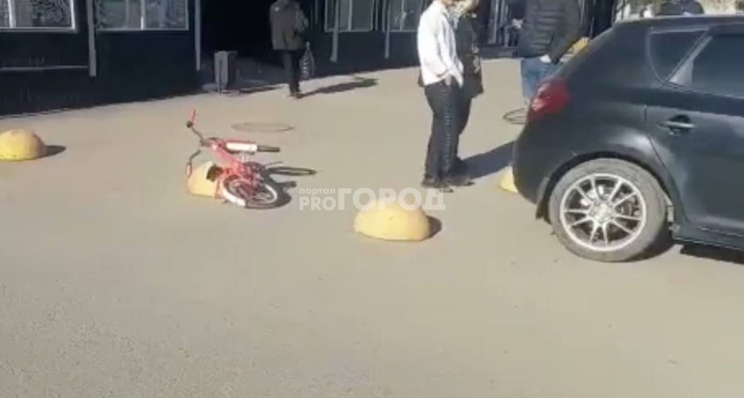 В Чебоксарах девочка на велосипеде попала под колеса автомобиля