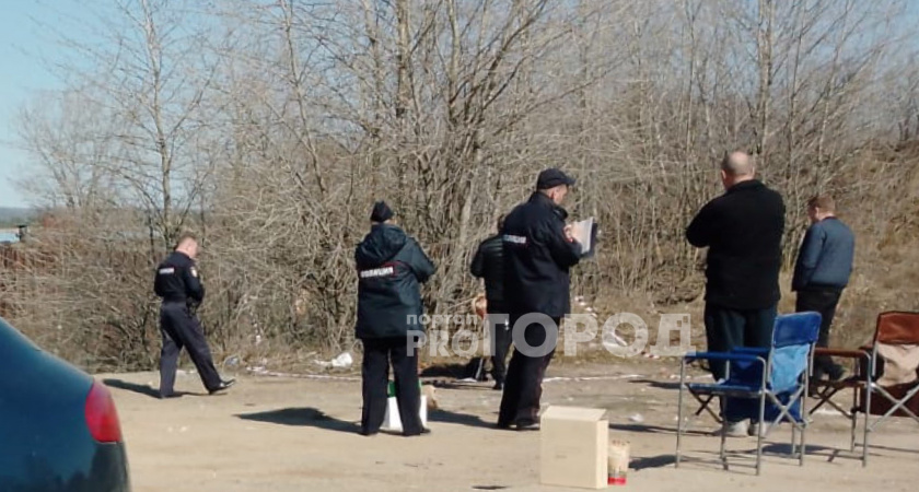 На берегу Волги в Новочебоксарске нашли сумку с боеприпасами, съехались оперативники