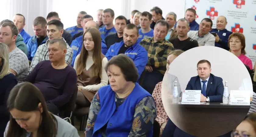 Фото к статье: Министр здравоохранения Чувашии ответил на вопрос водителей скорой о выплатах