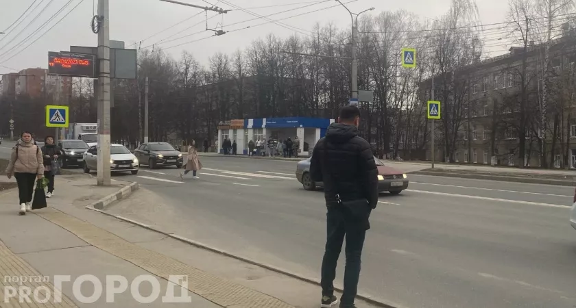 Фото к статье: Власти обещают увеличить количество автобусов до кладбища