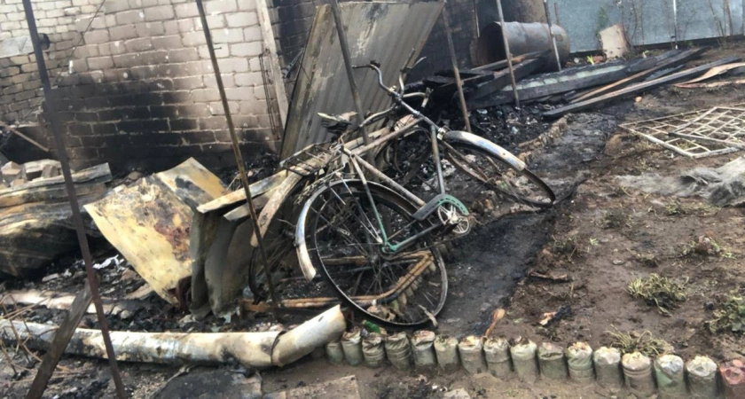 Фото к статье: В дачном поселке за Волгой в пожаре погибли супруги