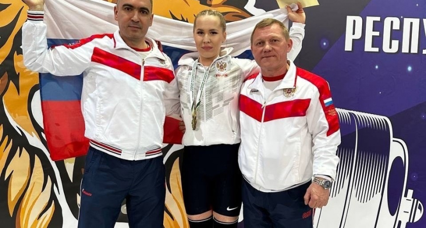Тяжелоатлетка из Чебоксар подняла 206 кг и взяла "золото" в Беларуси