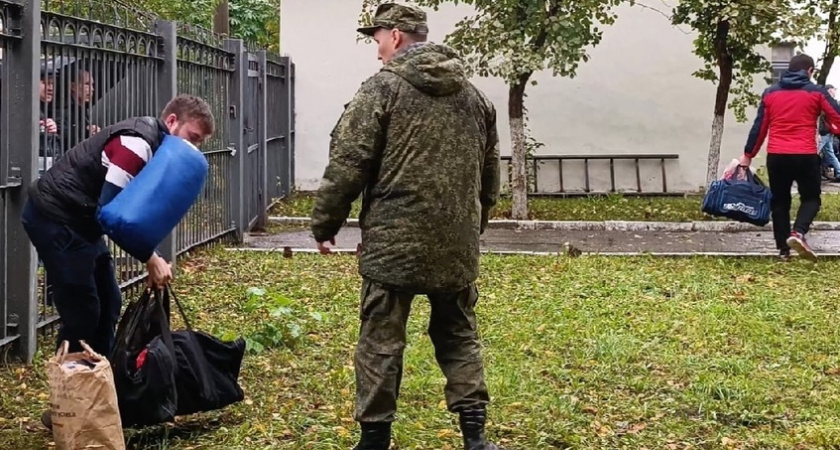 Жители Чувашии смогут бесплатно отправлять посылки бойцам в зону СВО