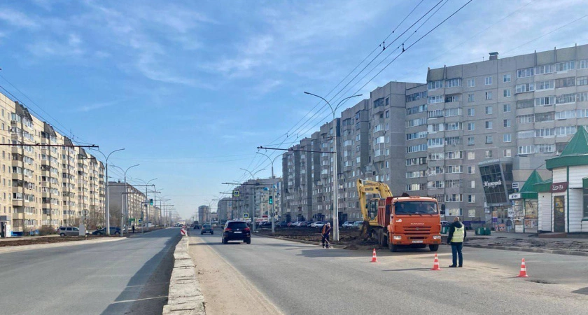 Фото к статье: На Гражданской опять закрывают полосу, но обещают уже заканчивать