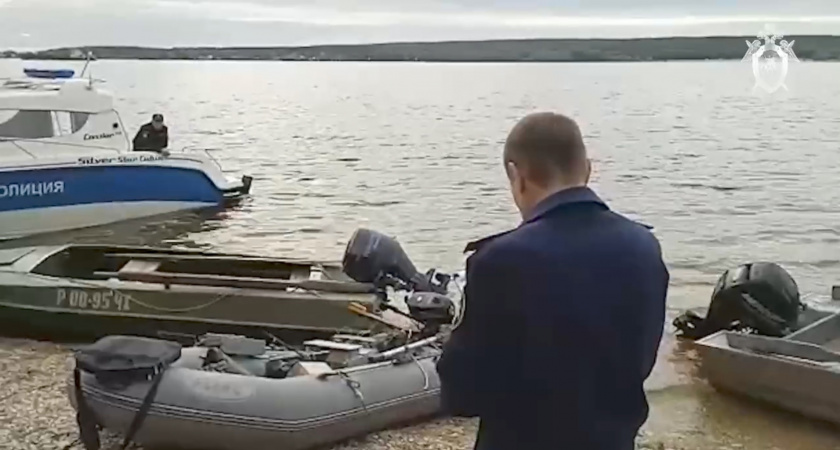 Лодка в Козловском районе столкнулась с двумя баржами: подробности происшествия
