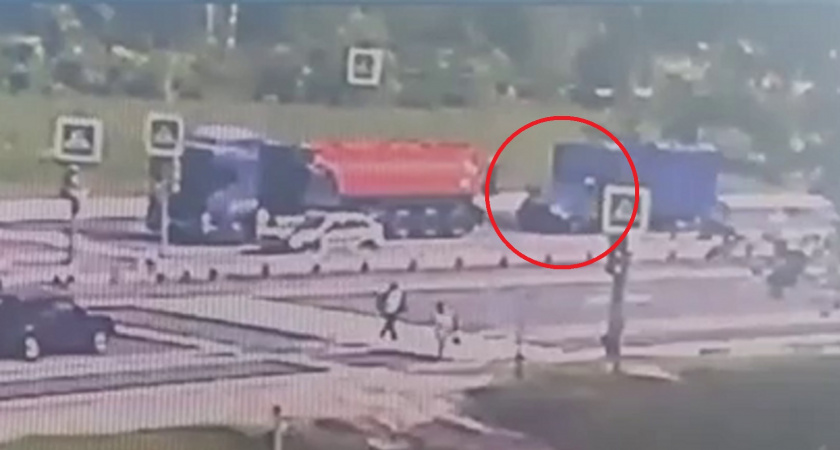 Появился момент ДТП на М7 в Чувашии: ГАЗель влетела в бензовоз