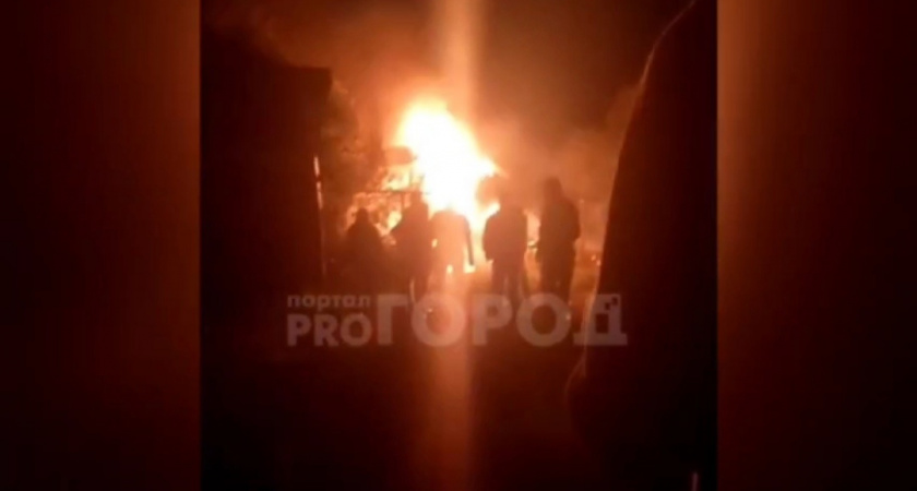 В Вурнарском районе загорелся жилой дом