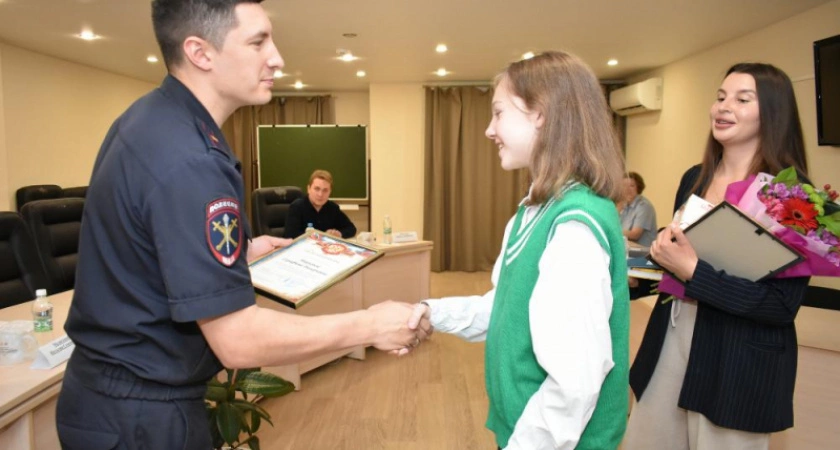 Фото к статье: Трехлетняя девочка заблудилась в заовражном лесу Чебоксар: ее отыскали две девушки