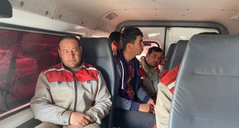 Фото к статье: Семерых гастарбайтеров задержали на стройке автомобильного моста через Суру