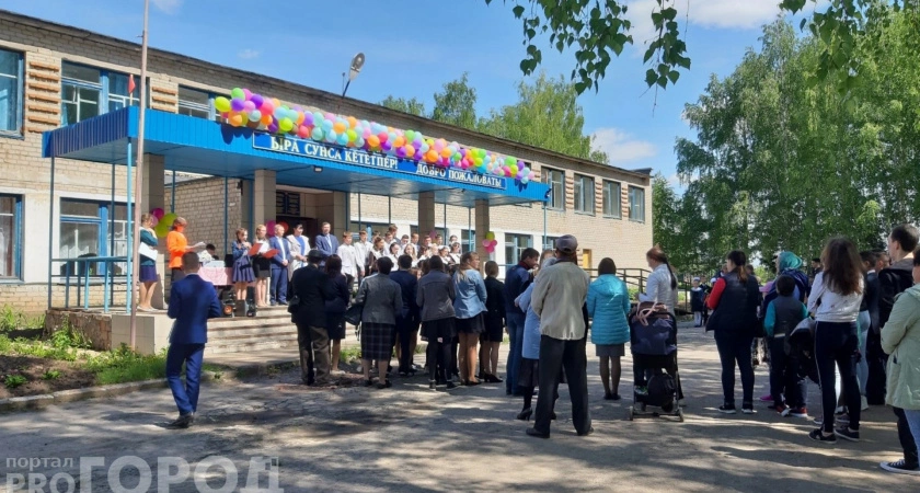 Фото к статье: В школах Чебоксар стартует второй этап записи в первые классы не по прописке