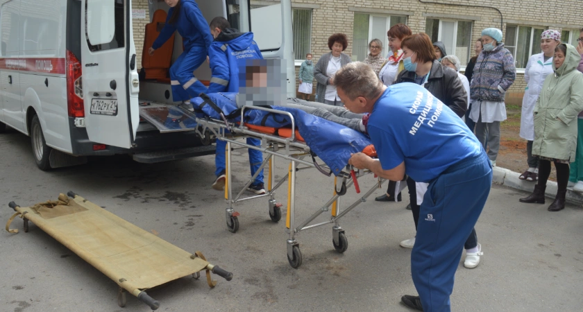 Фото к статье: В больницу Новочебоксарска экстренно привезли женщину, которая резко перестала ходить