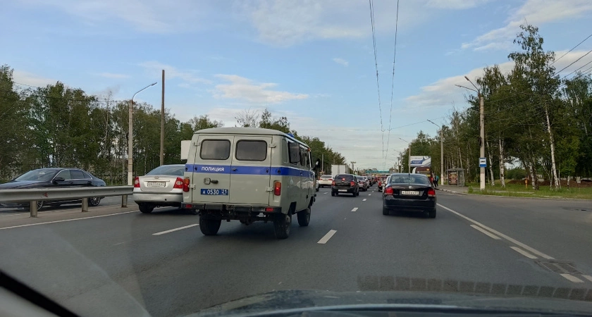 Фото к статье: Сторожу детского сада стало скучно на работе, и он заказал девушку по вызову