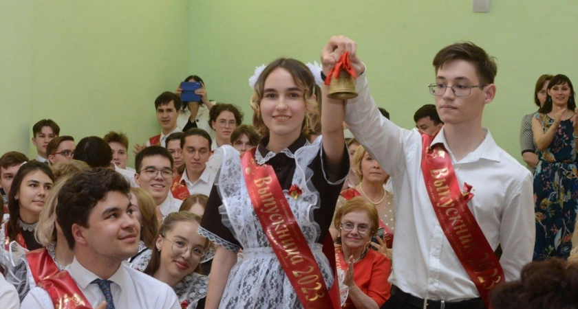 Фото к статье: Выпускники Чувашии сдали ЕГЭ лучше прошлого года: число стобалльников растет