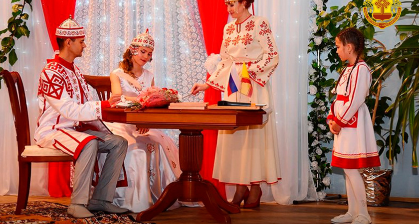 Плач невесты, обряд сватовства, гуляние: пары смогут сыграть чувашскую свадьбу в Москве